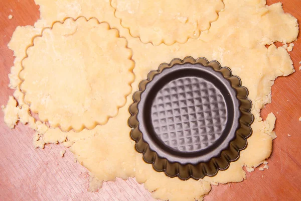 Préparation Des Biscuits Forme Des Biscuits Étant Coupée Dans Pâte — Photo