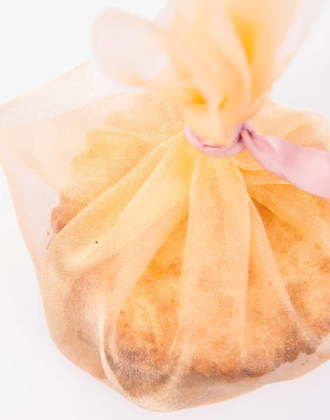 Kekse Verpackt Als Geschenk Auf Weißem Hintergrund — Stockfoto