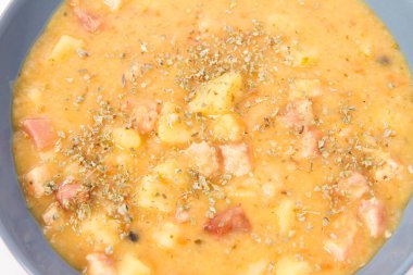 split bezelye çorbası