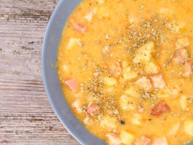 split bezelye çorbası