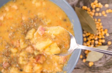 split bezelye çorbası