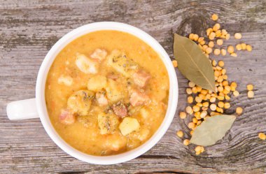 split bezelye çorbası