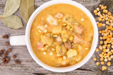 split bezelye çorbası