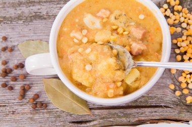 split bezelye çorbası