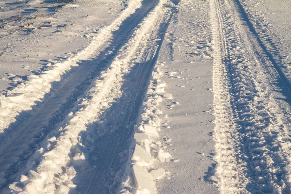 Kar kaplı yol — Stok fotoğraf