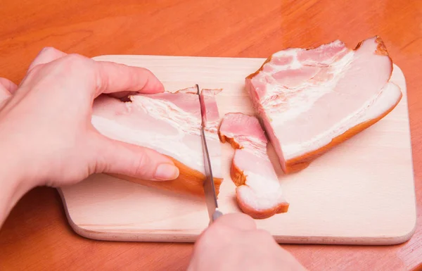 Couper le bacon — Photo
