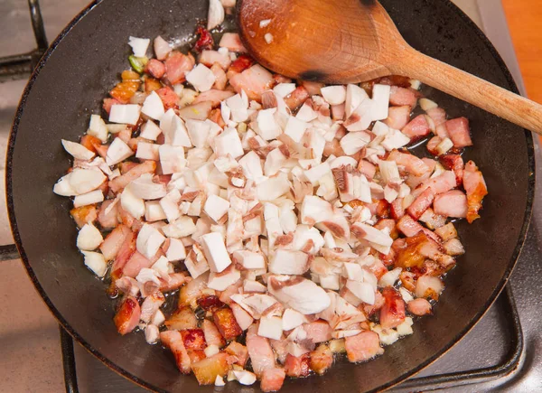 Приготовление соуса — стоковое фото