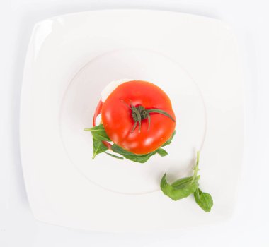 Caprese salatası
