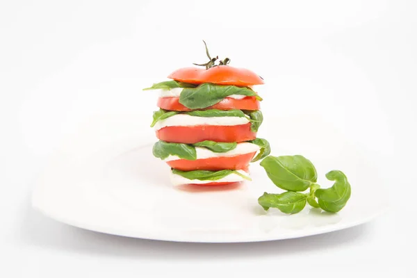 Ein Caprese-Salat — Stockfoto