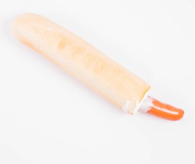 Bir sosisli sandviç 