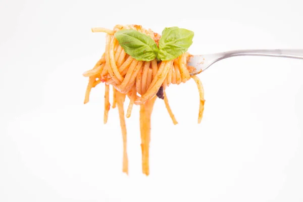 Espaguetis boloñeses en un tenedor — Foto de Stock