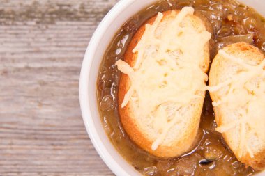 Bir soğan çorbası 