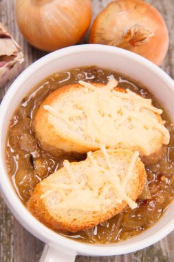 Bir soğan çorbası 