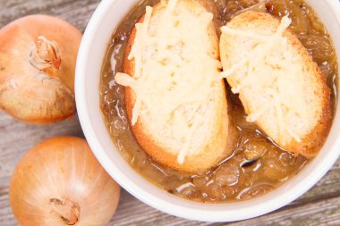 Bir soğan çorbası 