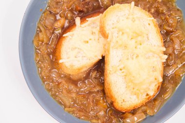 Bir soğan çorbası 