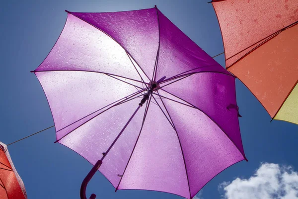 Színes napernyők színes napernyők - dekoráció — Stock Fotó