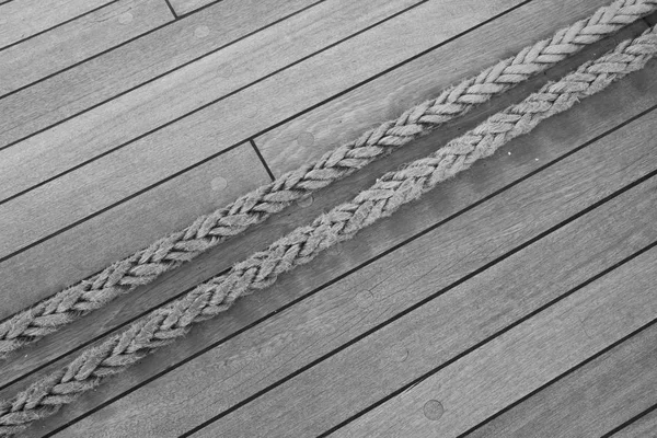 Dickes Seil gespannt — Stockfoto