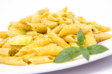 Pesto ile makarna