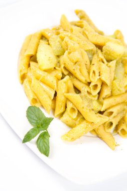 Pesto ile makarna