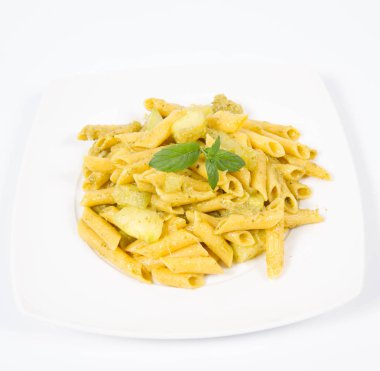 Pesto ile makarna