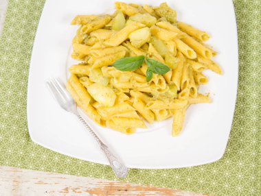 Pesto ile makarna