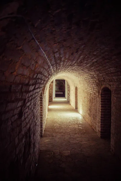 Podziemnym korytarzem — Zdjęcie stockowe