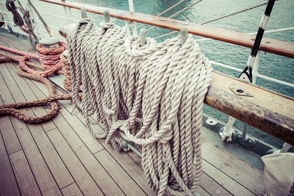 Bir Geminin Güvertesinde Kalın — Stok fotoğraf