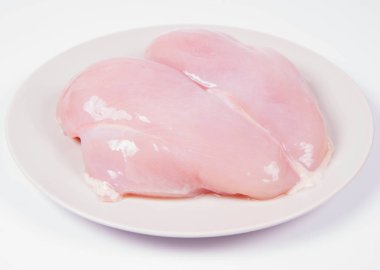 Çiğ tavuk göğsü.