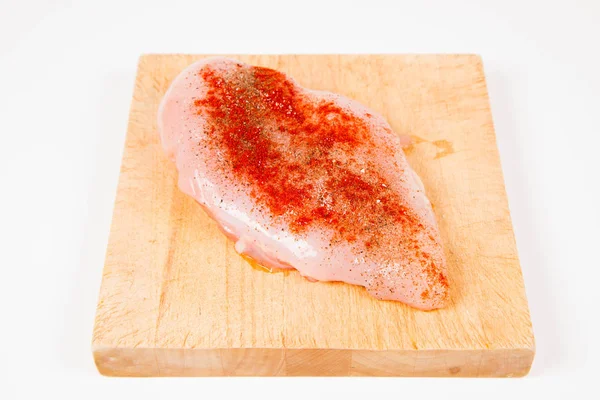 Çiğ tavuk göğsü.