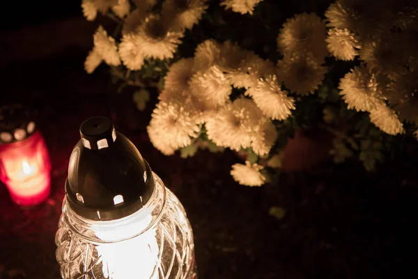 Свічка Хризантеми Цвинтарі — стокове фото