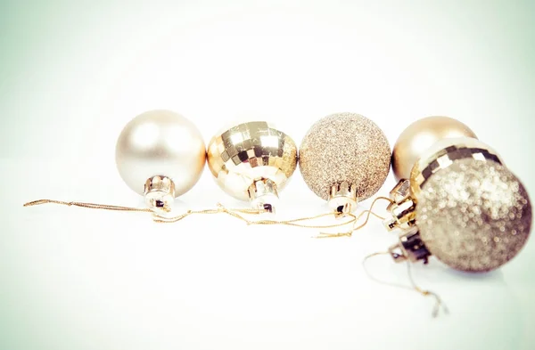 Boules Noël Sur Fond Blanc Avec Espace Pour Votre Texte — Photo