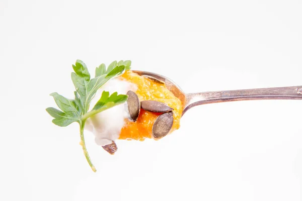 Soupe Citrouille Carotte Décorée Crème Persil Graines Citrouille Sur Une — Photo
