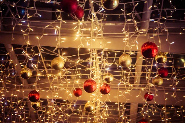 クリスマス フェアでライトをクローズ アップ — ストック写真