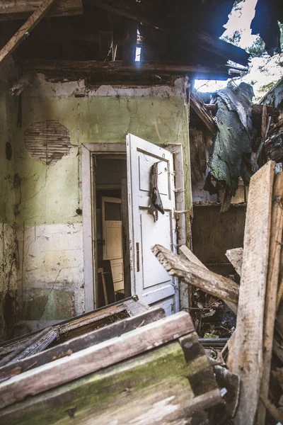 Opuszczony Dom Zniszczony — Zdjęcie stockowe
