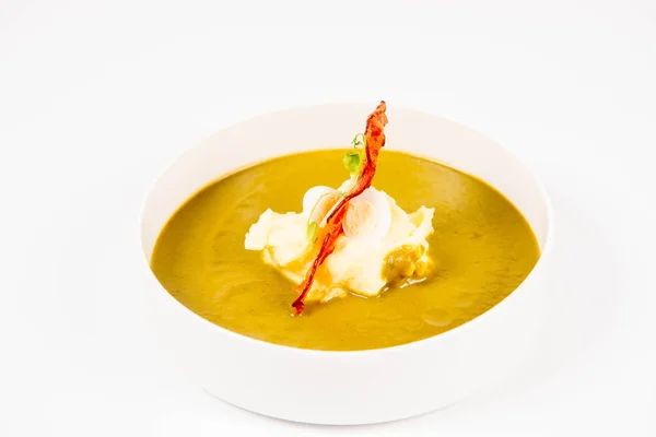 Crème Van Zuring Groene Groenten Soep Met Krokant Spek Een — Stockfoto