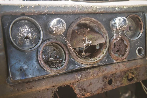 Cruscotto Una Vecchia Auto Abbandonata — Foto Stock