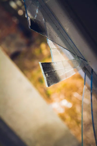 Glasscherben Eines Zerbrochenen Fensters — Stockfoto