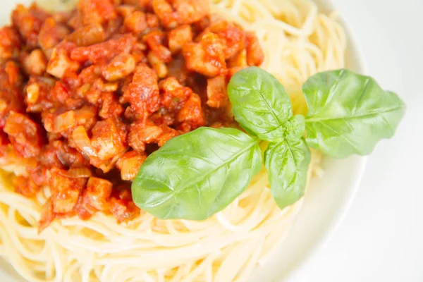 Spaghetti Bolognese Vit Bakgrund — Stockfoto