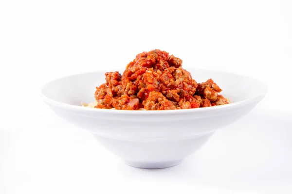 Spaghetti Bolognese Een Plaat Een Witte Achtergrond — Stockfoto