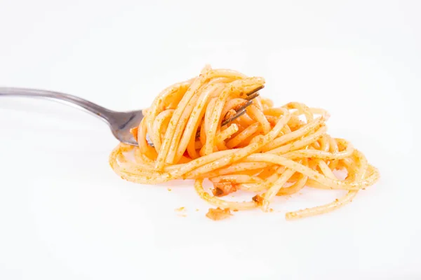 Spaghetti Bolognese Gaffel Vit Bakgrund — Stockfoto