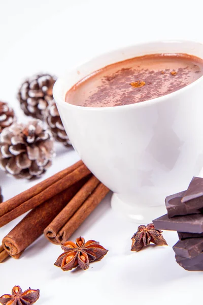 Tazza Cioccolata Calda Con Cannella Stelle Anice Pezzi Cioccolato Fondente — Foto Stock