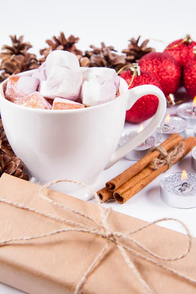 Cup Hot Chocolate Marshmallows Some Cinnamon Sticks Cones Christmas Balls — Stock Photo, Image