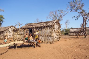 Tsiribihina, Madagascar kabile Köyü