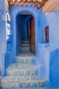 Ağ geçidi: Chefchaouen, Morocco kuzeyinde merdiven için
