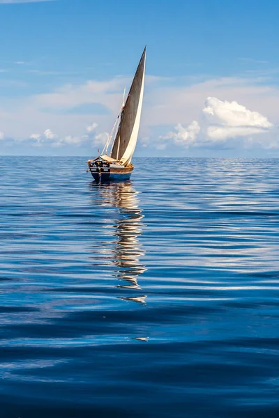 Dhow w pobliżu Nosy Be — Zdjęcie stockowe