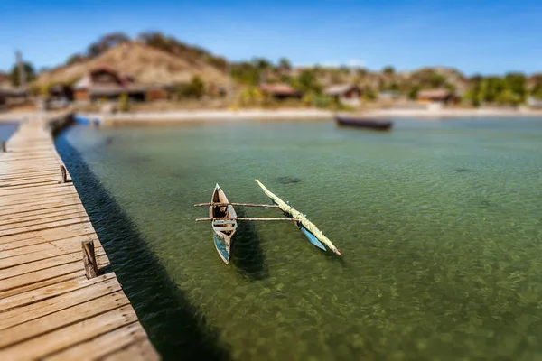 Outrigger canoe on the pontoon — Stock Photo, Image