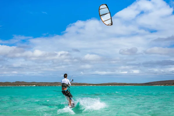 Kitesurfer in the lagoon — Stock Photo, Image