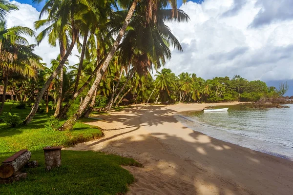 Paesaggio tropicale spiaggia — Foto Stock