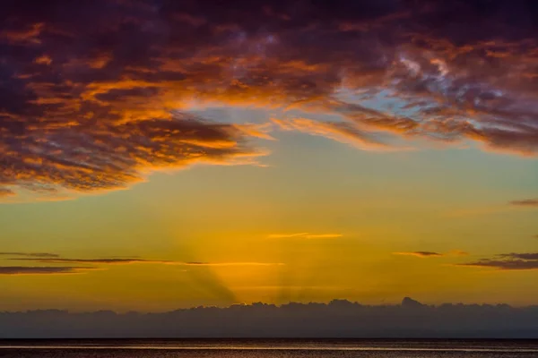 Wolkendecke bei Sonnenuntergang — Stockfoto
