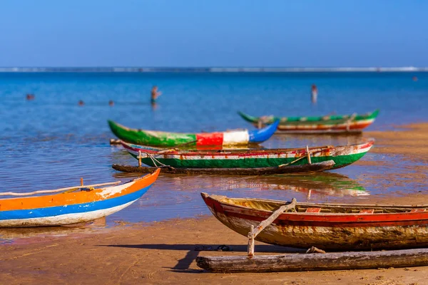 Madagaskaru łodzie pływakowe — Zdjęcie stockowe